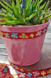 Show details for 5m Rolle Webband Design by paulapü, 15mm breit, Glitzernde Flatterlis Picture of 5m Rolle Webband Design by paulapü, 15mm breit, Glitzernde Flatterlis