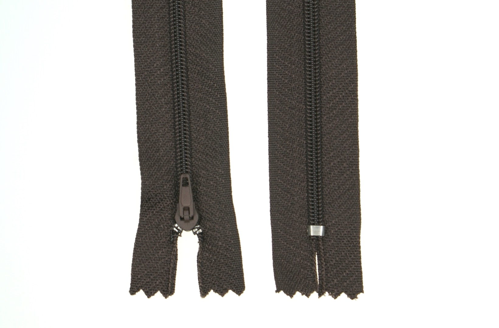 Picture of 25 Reißverschlüsse 3mm - 18cm lang - Farbe: dunkelbraun