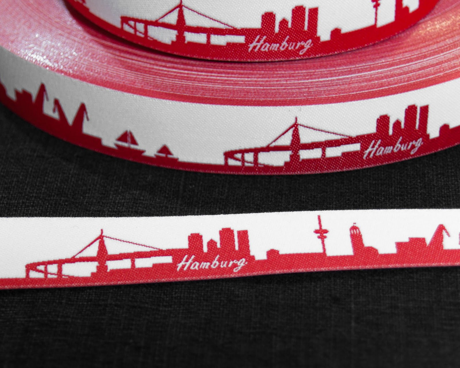 Picture of 1m SKYLINE webbing - 16mm wide - HAMBURG red/white