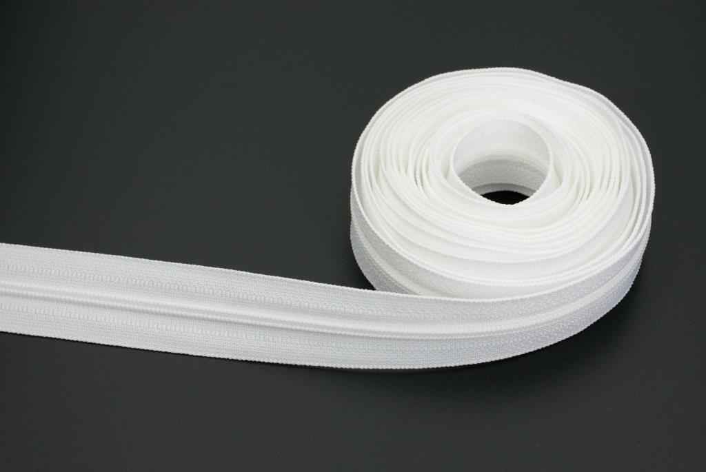 Picture of 3mm endless zipper by YKK - color: cream 582 - 3m length