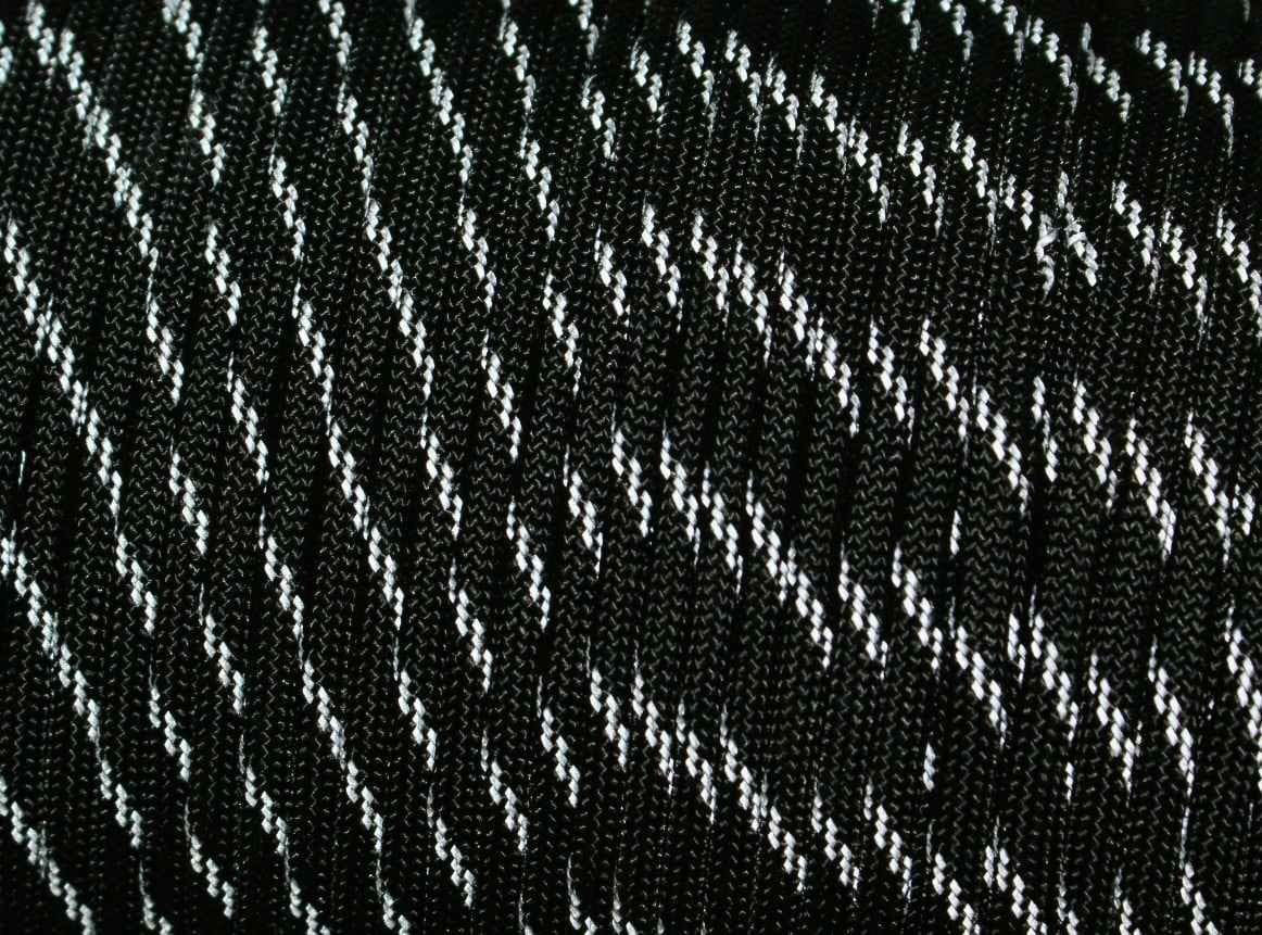 Picture of Paracord 550 Type III - black with reflector - 10 meter