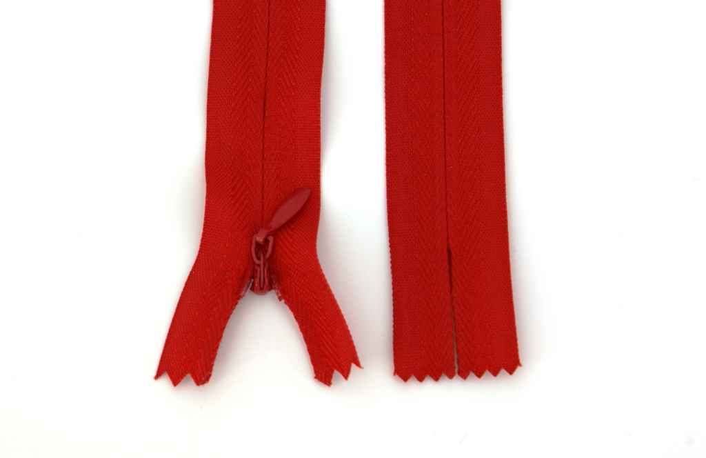 zippers, seam is covered - 22cm long - color: red - 10 pieces