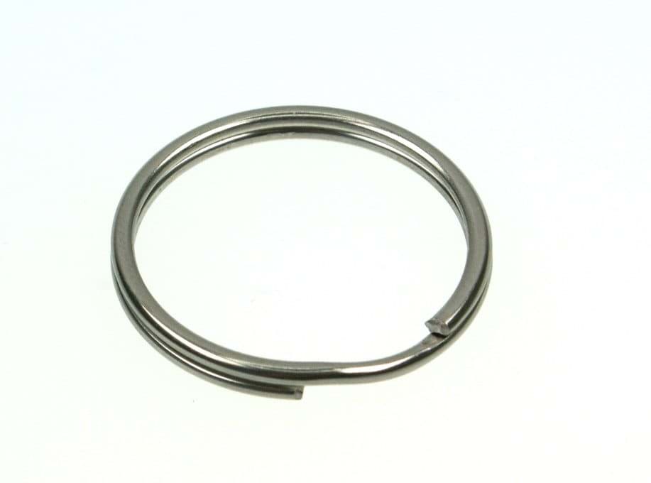 Picture of 28mm key ring (inner diameter = 24mm) made of stainless steel - 50 pieces