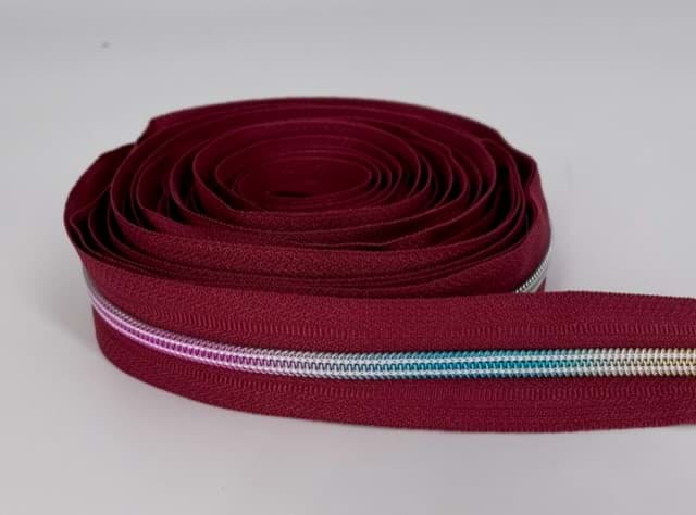 5m Reißverschluss, 5mm Schiene, Farbe: Bordeaux mit bunter Spirale
